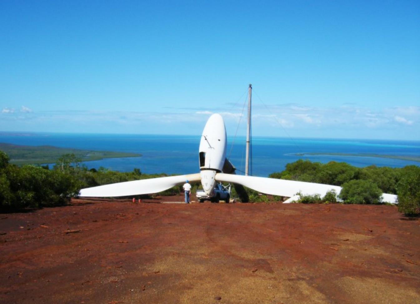 Aufbau einer Windkraftanlage auf Neukaledonien